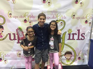Lil Cupcake Girls with Louis Tomeo at Southern Women's Show 2015